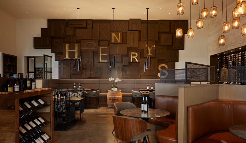 The Waterfront Beach Resort Huntington Beach - Henry's Bar Interior